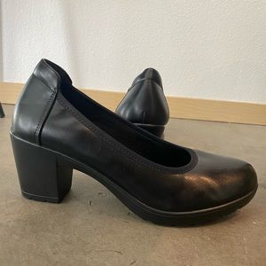 DREAM PAIRS Women's Chunky Closed Toe Low Block Heels Work Pumps Round Toe